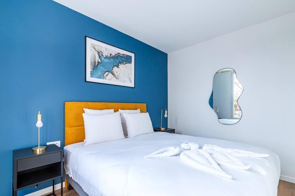 Appartement Lumineux A 5 Minutes De La Capitale Bagnolet Luaran gambar